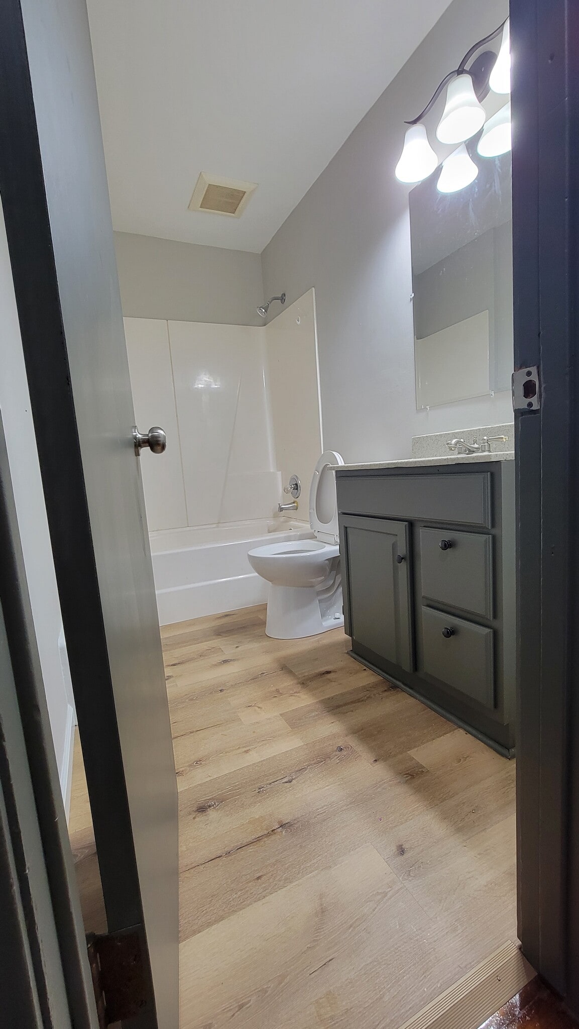 Building Photo - 9 Hillside Ave