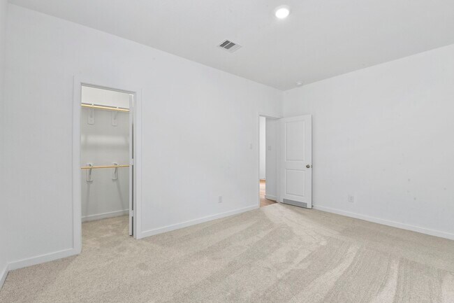 Building Photo - 2934 Palm Branch Dr