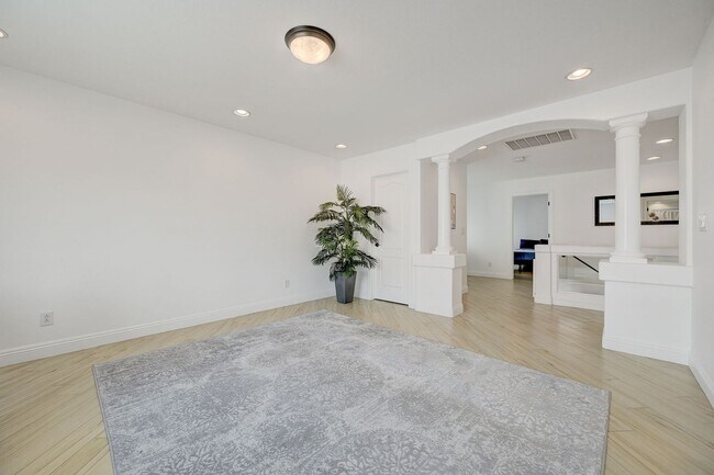 Building Photo - FANTASTIC FULLY UPGRADED FURNISHED RENTAL LOCATED IN THE SOUTHWEST!!!