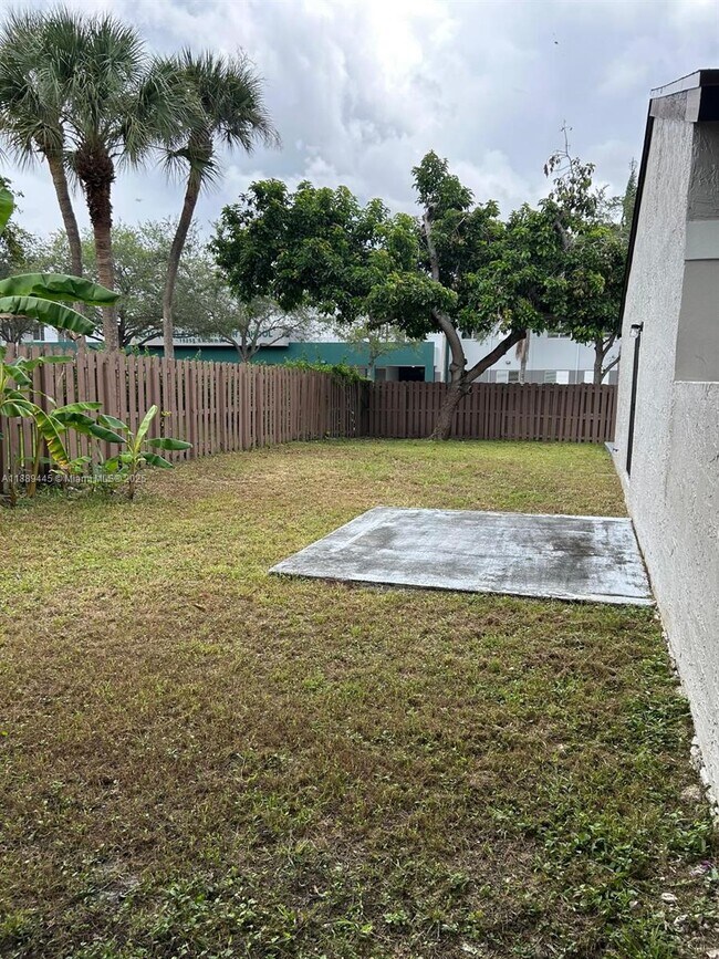 Building Photo - 9630 SW 152nd Ave
