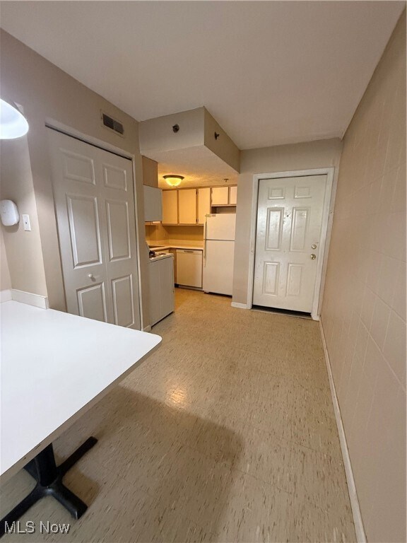 Building Photo - 409 Brown St