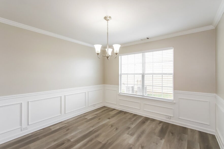 Building Photo - 2436 Cornell Cir