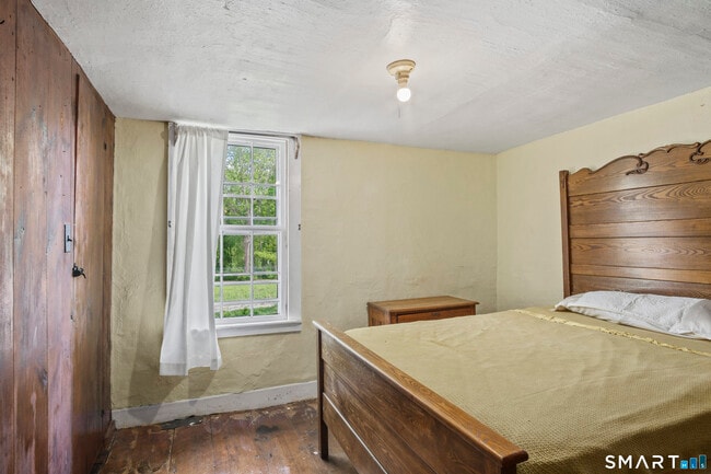 Building Photo - 457 Roode Rd