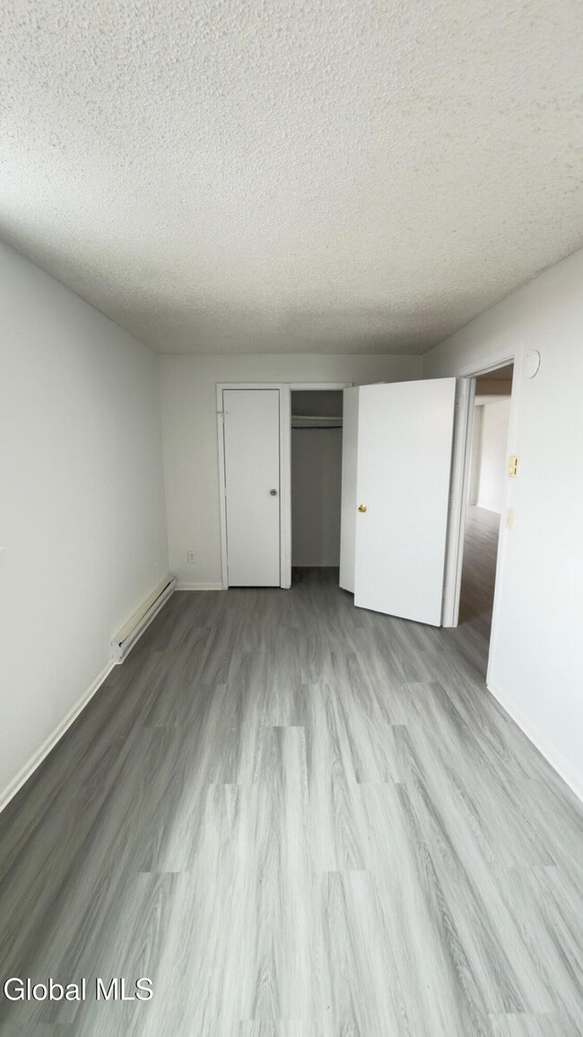 Building Photo - 3132 6th Ave