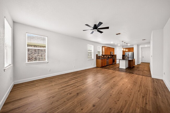 Building Photo - 7915 Cenote Dr