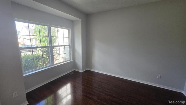 Building Photo - 41786 Primrose Dr