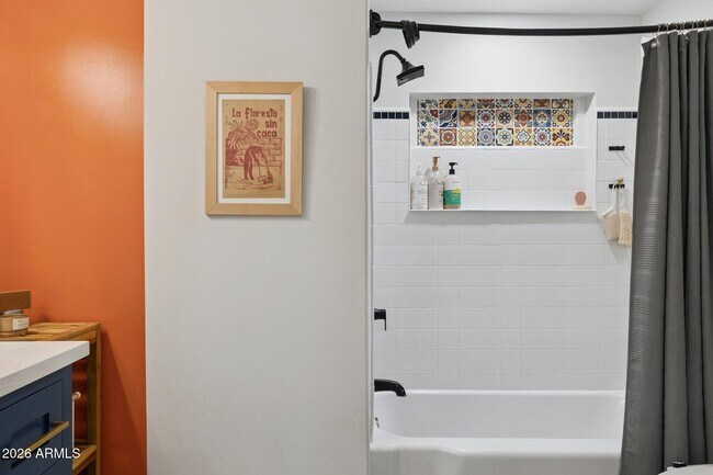 Building Photo - 6721 N 12th Wy