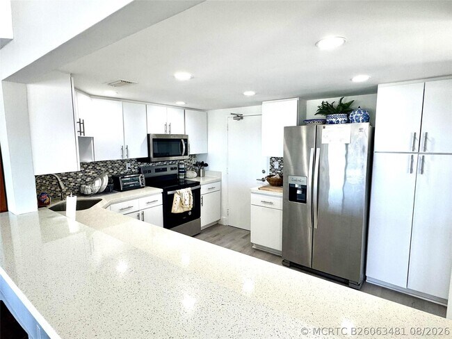 Building Photo - 3800 Galt Ocean Dr