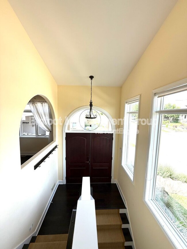 Building Photo - 24 Reeders Village Dr