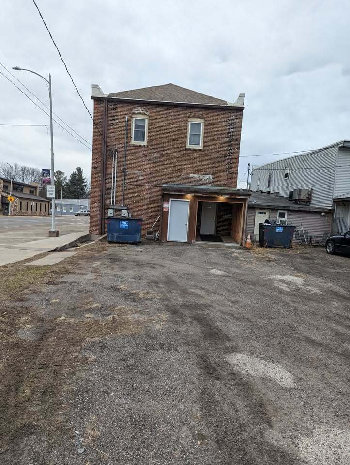 Building Photo - 105 S Main St