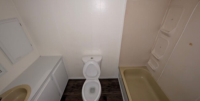 Building Photo - 3965 Tenniel Dr