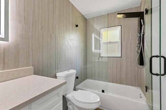 Building Photo - 4290 Yucatan Cir