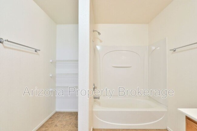 Building Photo - 5805 E Flowing Spring
