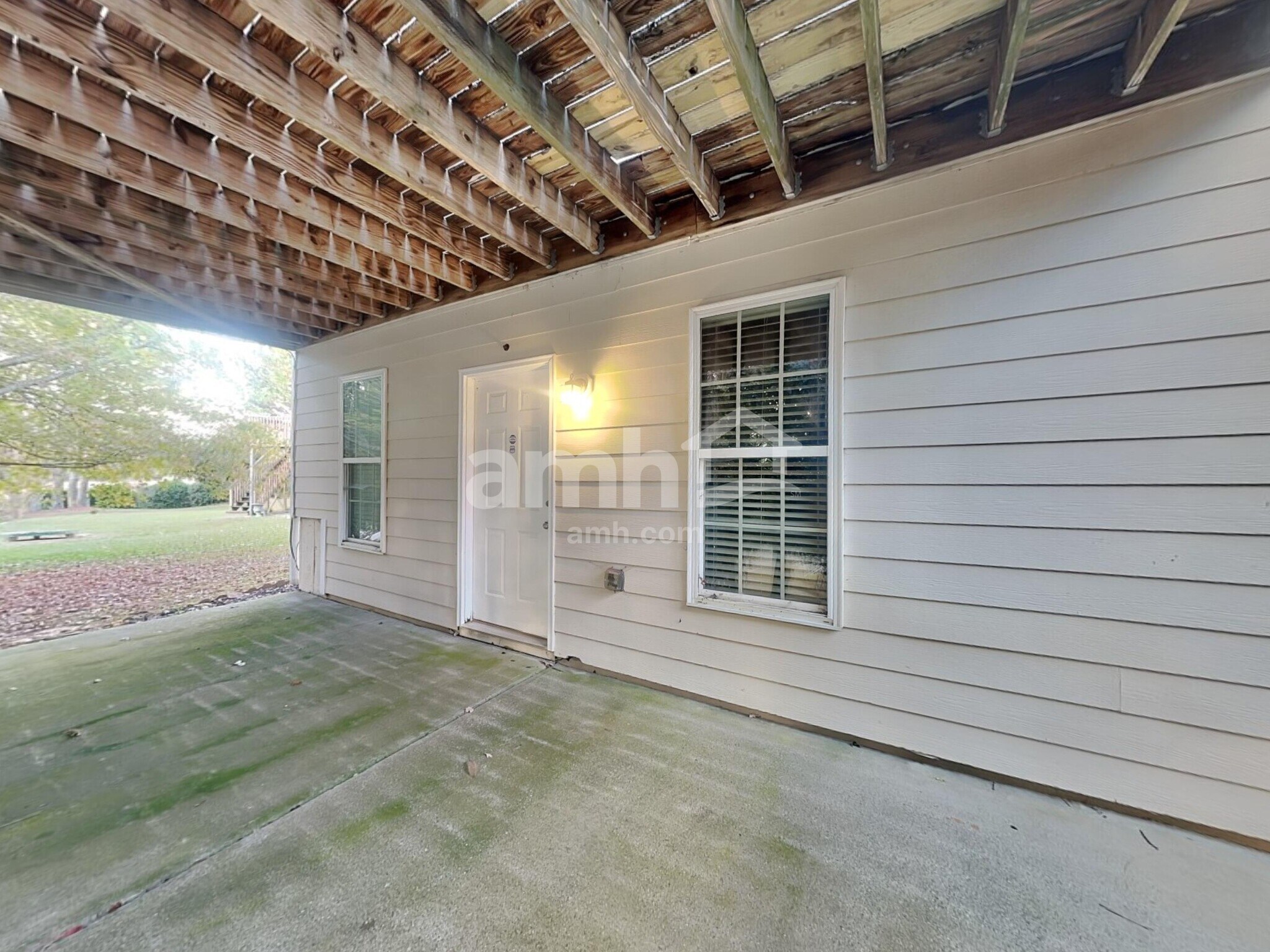 Building Photo - 3695 Moor Pointe Dr