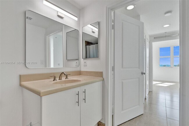 Building Photo - 7900 Harbor Island Dr