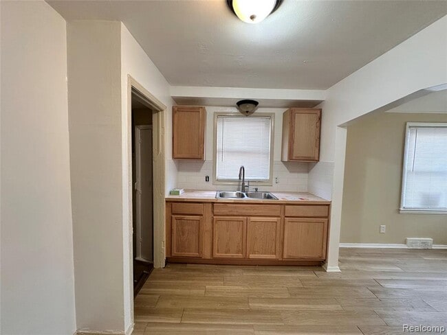 Building Photo - 11733 Minden Ave