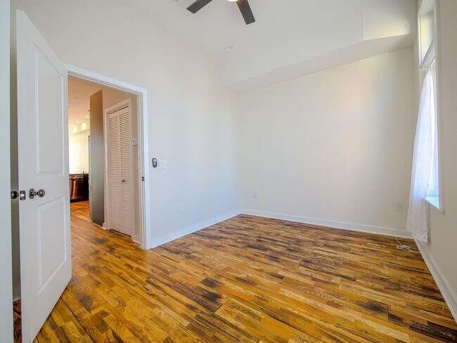 Building Photo - Three Bedroom Modern Olde Kensington Condo with Roofdeck