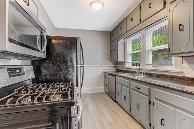 Building Photo - Limited Time: Qualified Tenants Get Half Price First Month – Pest Control & Appliances Covered!