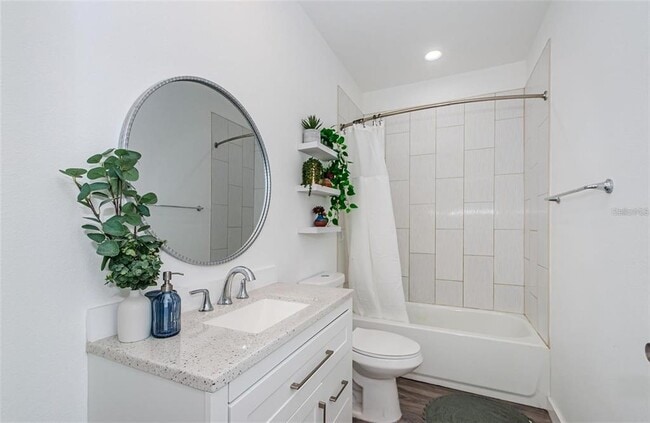 Building Photo - 1954 Freedom Dr