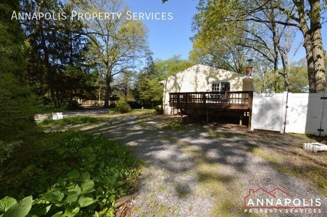 Building Photo - 556 Arundel Dr