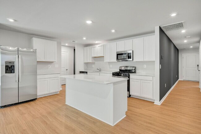 Building Photo - 3 Bedroom Single-Family Home with 2-Car Garage in Glen Allen (23060) – $2,650/mo