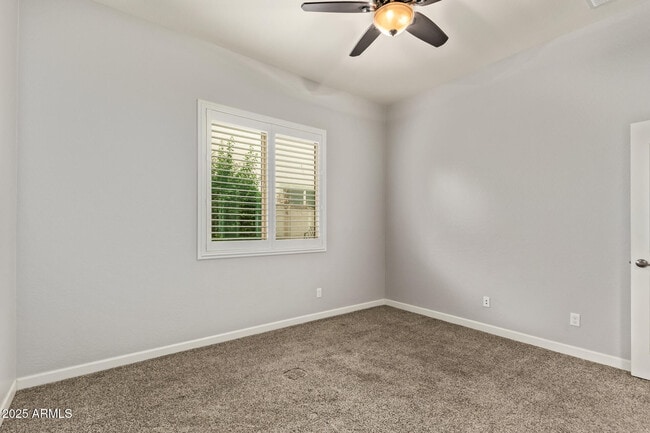 Building Photo - 947 E Dumbarton Ave