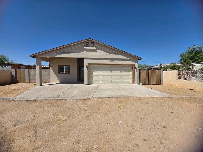 Building Photo - 13736 W Maryland Ave