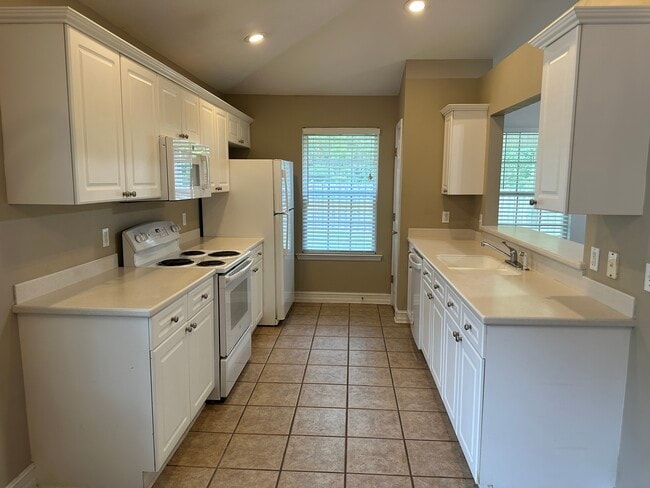 Building Photo - 2382 Heathrow Dr