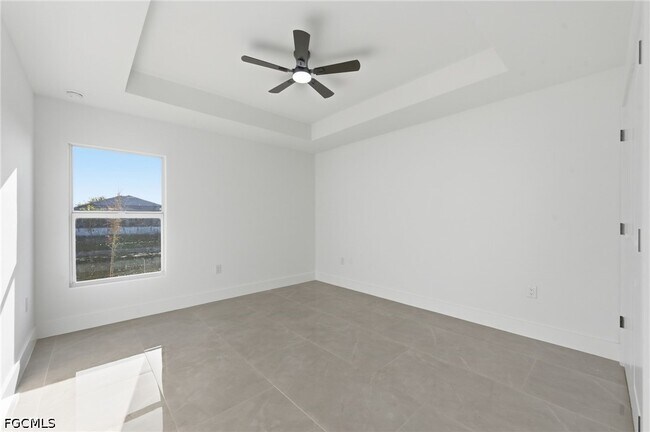 Building Photo - 2105 NE 1st Ave