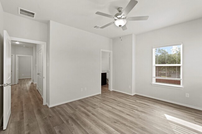 Building Photo - 1407 Acorn Mdw St