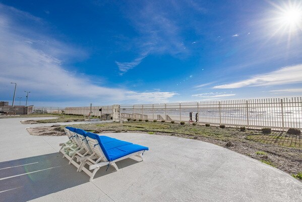 Building Photo - 15002 Windward Dr