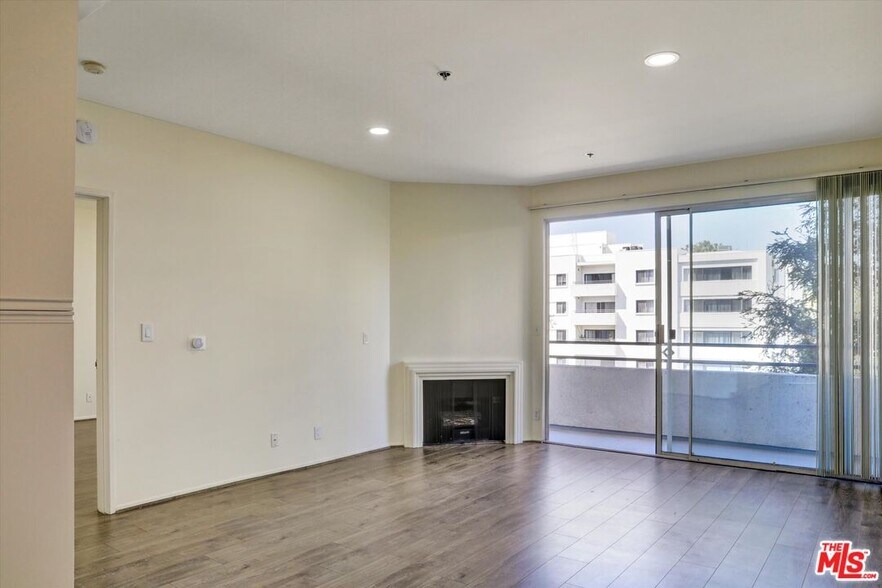 Building Photo - 10601 Wilshire Blvd