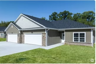Building Photo - Your Luxury Cottage Awaits!