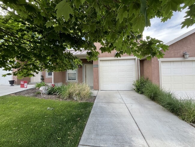 Building Photo - 5082 W Wind Rock Ln
