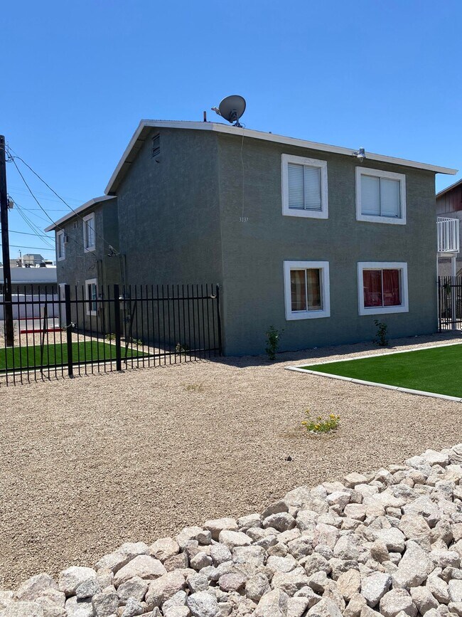 Building Photo - Melvin