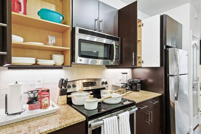 Building Photo - 5752 Town and Country Blvd