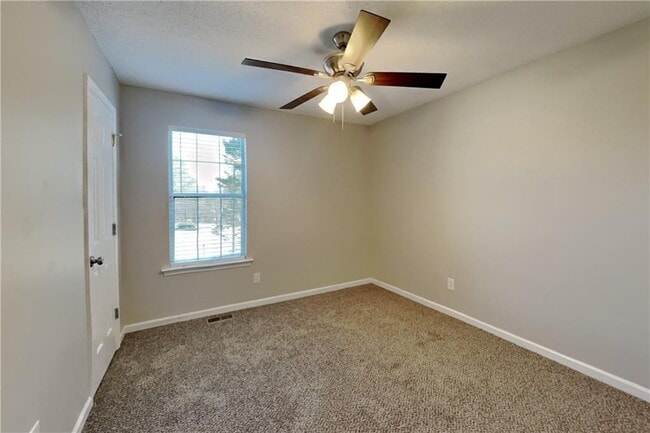 Building Photo - 87 Grapevine Dr