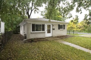 Building Photo - 3757 Dixie Dr