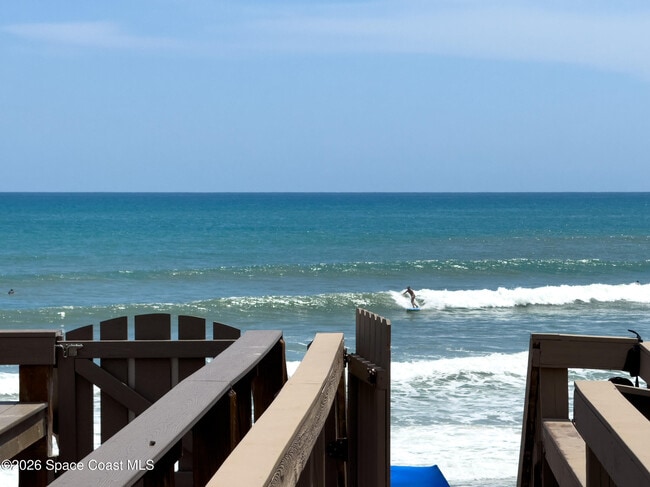 Building Photo - 105 La Costa St