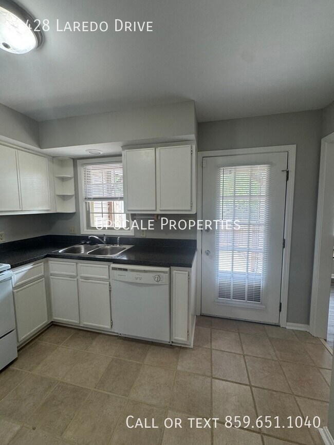 Building Photo - 3428 Laredo Dr