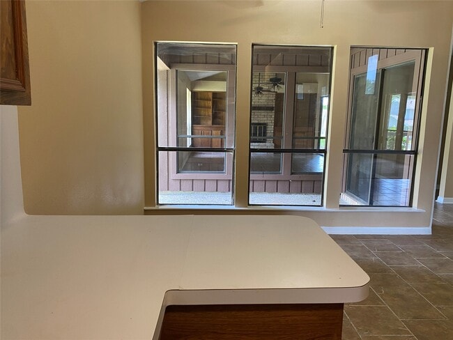 Building Photo - 24600 Darkwood Ct