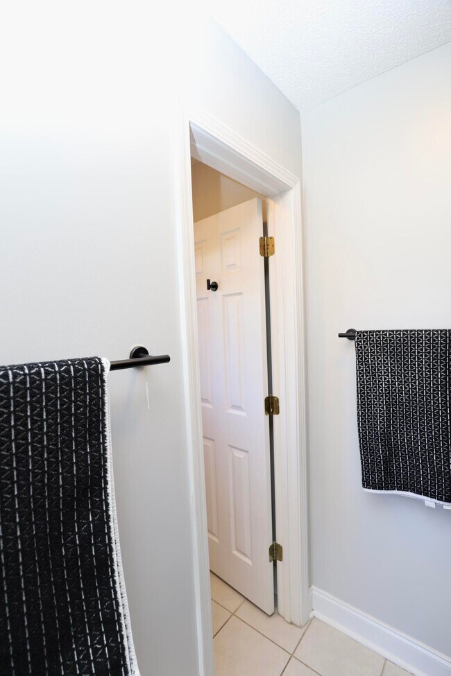 Building Photo - 3245 Arborwood Dr