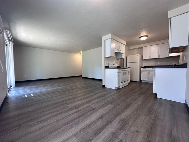 Building Photo - Imperial Heights -2263