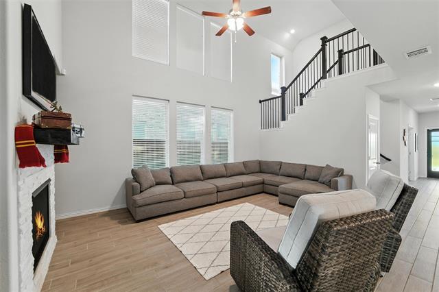 Building Photo - 2141 Olivereta Dr