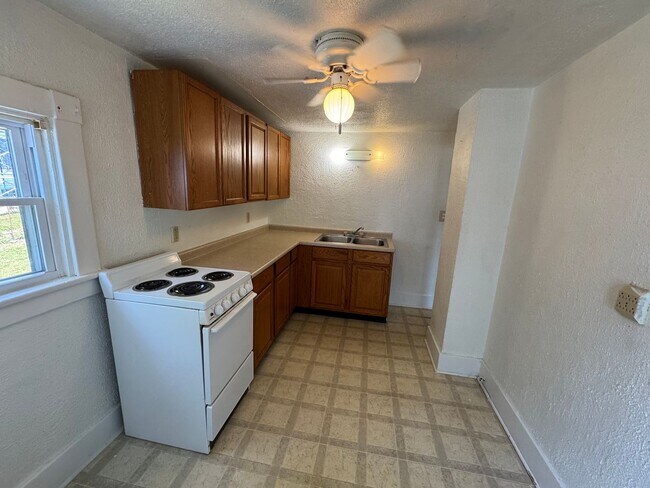 Primary Photo - 748 Randolph Ln