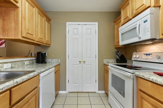 Building Photo - 13418 Libby Lane