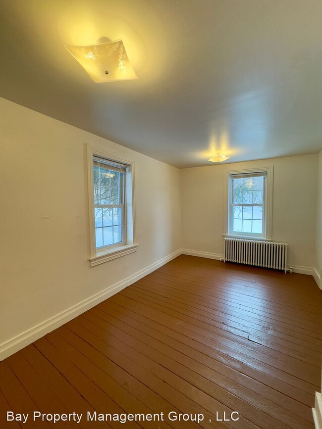Building Photo - 3 br, 1 bath House - 204 Dairy Rd.