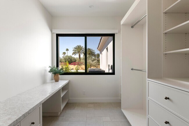 Building Photo - 80805 Vista Bonita Trail