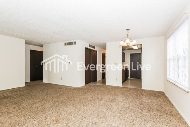 Building Photo - 8615 Baton Rouge Dr