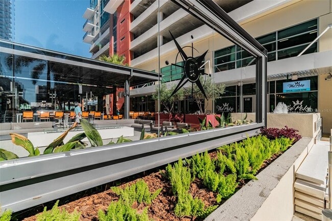 Building Photo - 1208 E Kennedy Blvd